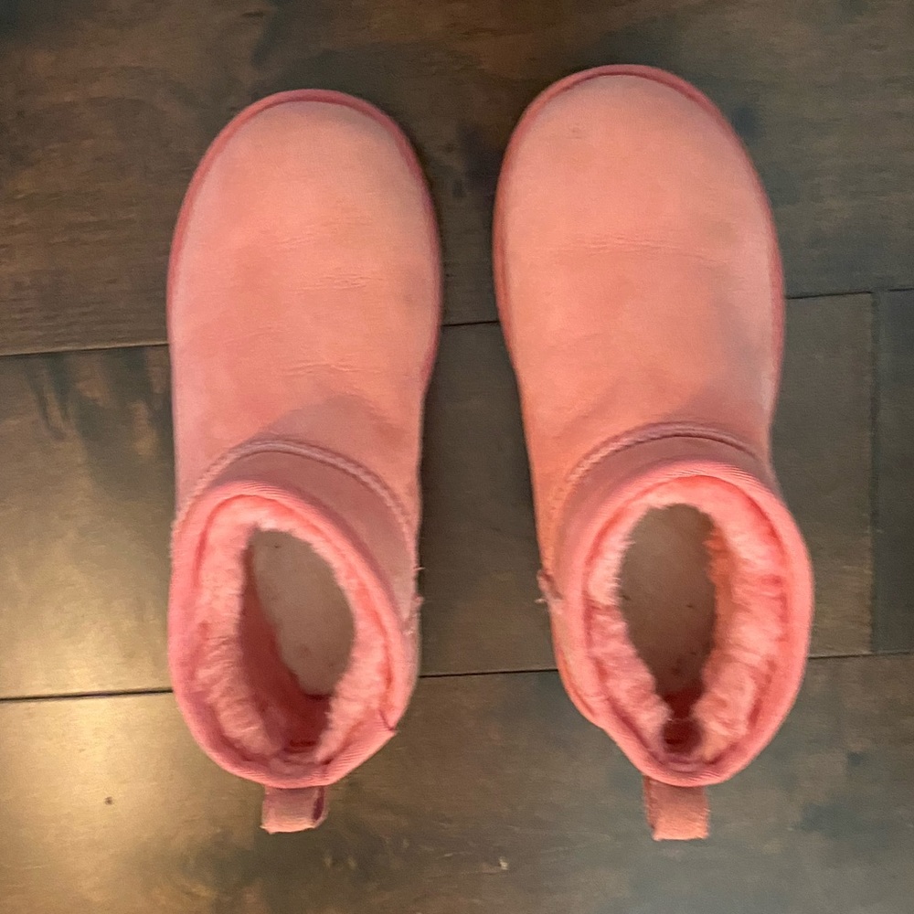 MINI PINK UGGS ANKLE LENGTH